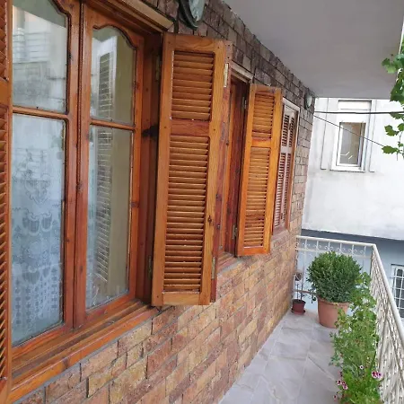 בית הארחה Jordhani's House *